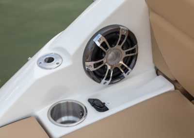 Sea Ray SDX 250 Inboard haut-parleur